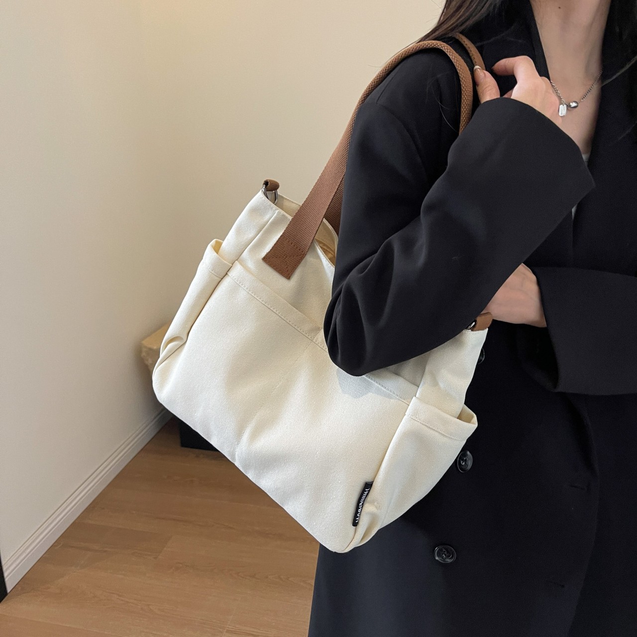 Canvas Tote Bag – Multi-Pocket Large Capacity Commuter Bag 6 O1CN01sIDQ7D2J6tFY1O99b 2217432819373 0 cib -bag
